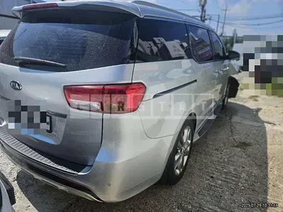 Photo 1 of 9: 2016 Kia Carnivals — Korean insurance auction