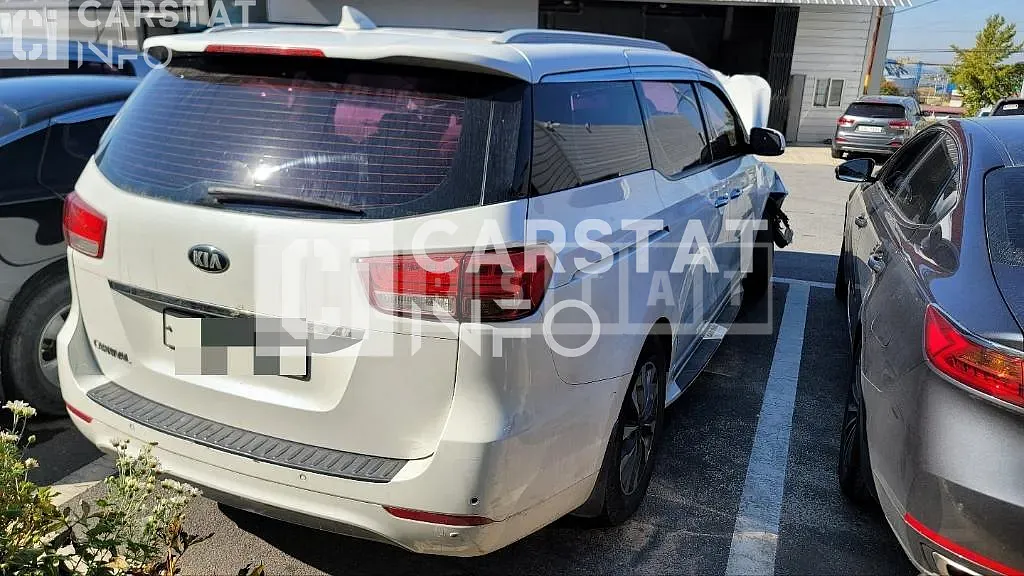 Photo 2 of 13: 2014 Kia Carnival 11 -Seater — Korean insurance auction