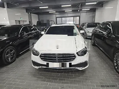 Photo 1 of 52: 2021 Mercedes-Benz E300 e 4Matic, VIN W1KZF5EBXMA886038 — Korean insurance auction