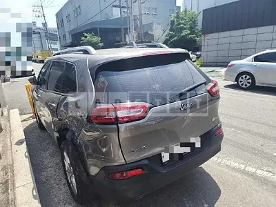 Photo 1 of 52: 2017 Jeep Zip Cherokee 2.4, VIN 1C4PJMCB7HW628310 — Korean insurance auction