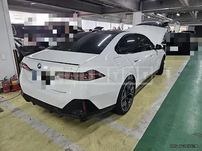 Photo 1 of 35: 2024 BMW 530e — Korean insurance auction