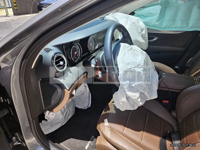 Photo 2 of 13: 2018 Mercedes-Benz E200 Avant-Garde (1,991CC) — Korean insurance auction