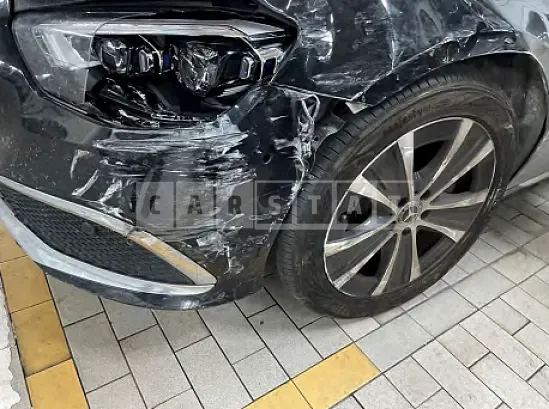 Photo 2 of 12: 2021 Mercedes-Benz E300 e 4Matic — Korean insurance auction