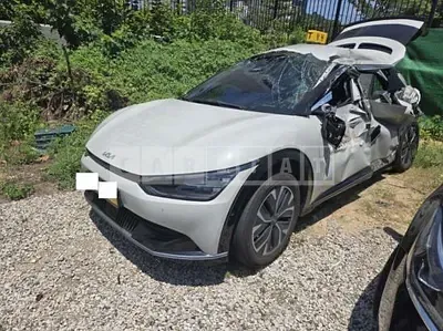 Photo 1 of 12: 2022 Kia EV6 — Korean insurance auction