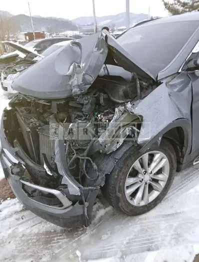 Photo 2 of 4: 2017 Hyundai Santa Fe DM — Korean insurance auction
