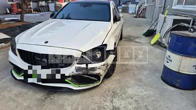 Photo 1 of 11: 2016 Mercedes-Benz AMG C63 — Korean insurance auction