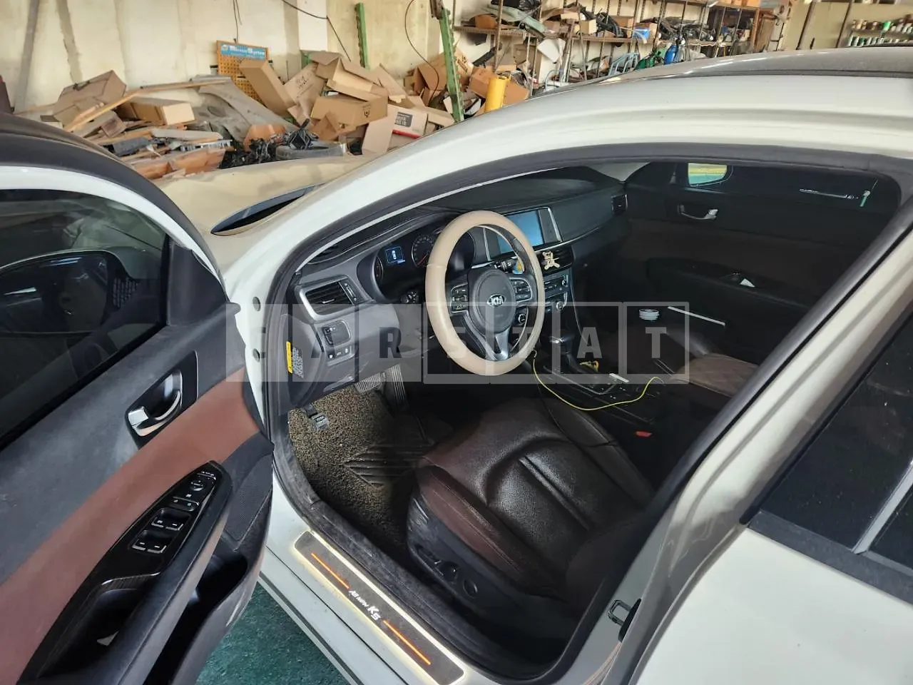Photo 2 of 8: 2015 Kia K5, VIN KNAGU411BGA001842 — Korean insurance auction