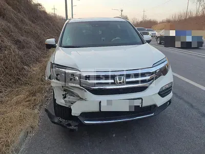 Photo 1 of 20: 2018 Honda Pilot, VIN 5FNYF6850JB200869 — Korean insurance auction