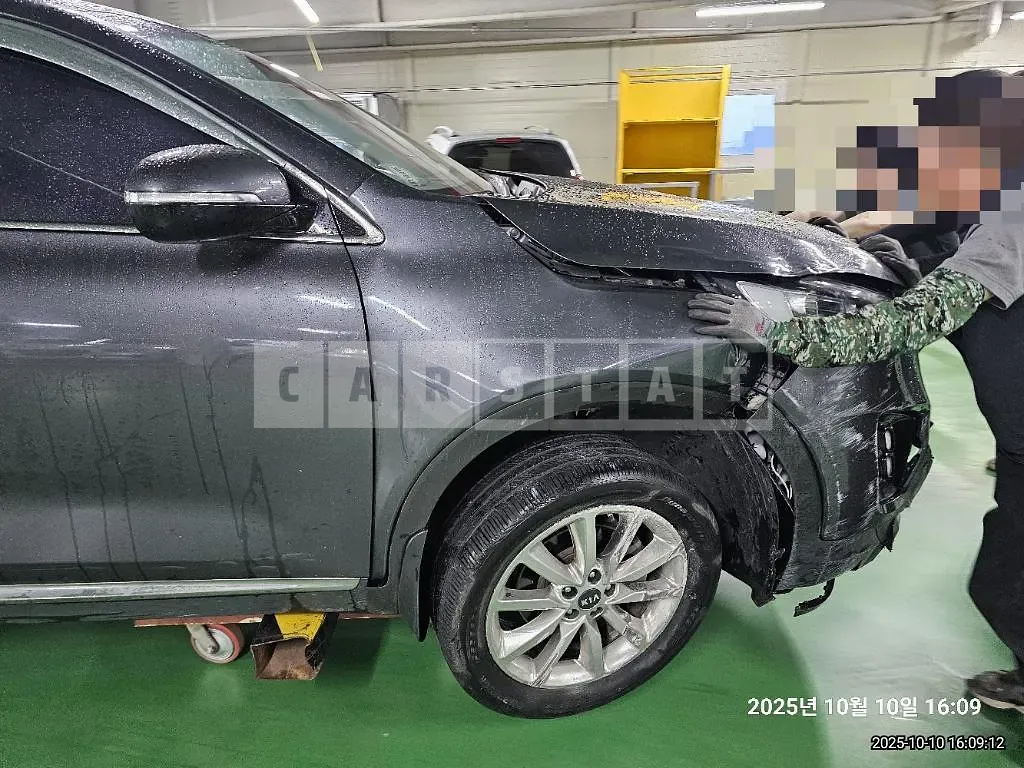 Photo 2 of 41: 2016 Kia Sorento — Korean insurance auction