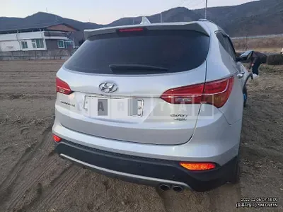 Photo 1 of 5: 2015 Hyundai Santa Fe 2.2 (4WD), VIN KMHSW81XDFU446687 — Korean insurance auction