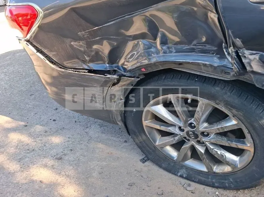 Photo 2 of 12: 2015 Kia Sorento 2.0 — Korean insurance auction