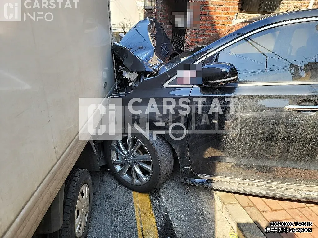 Photo 2 of 21: 2018 Kia Carnival Limousine 7-Seater, VIN KNAME81ABKS514351 — Korean insurance auction