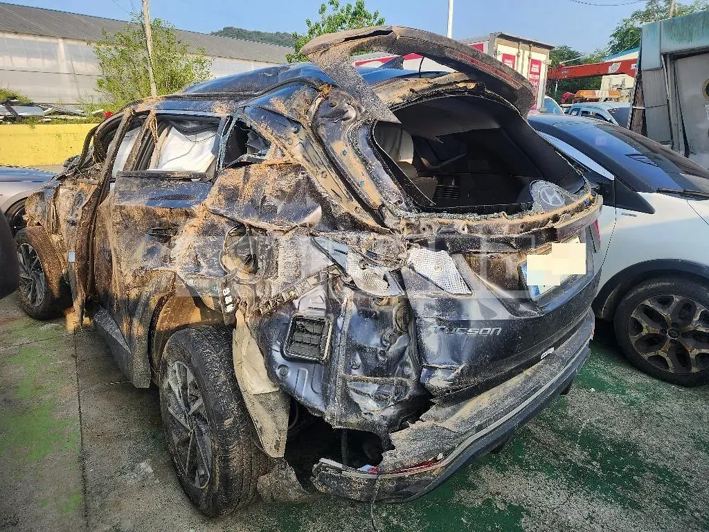 Photo 2 of 22: 2022 Hyundai Tucson — Korean insurance auction