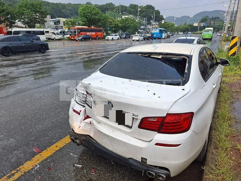 Photo 2 of 14: 2016 BMW 520d — Korean insurance auction