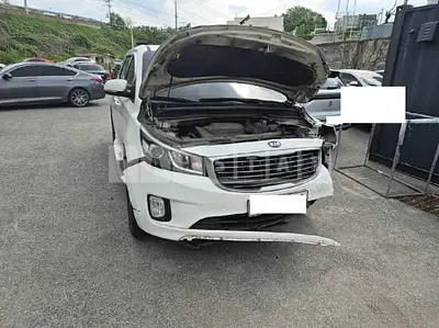 Photo 1 of 35: 2015 Kia Carnival — Korean insurance auction
