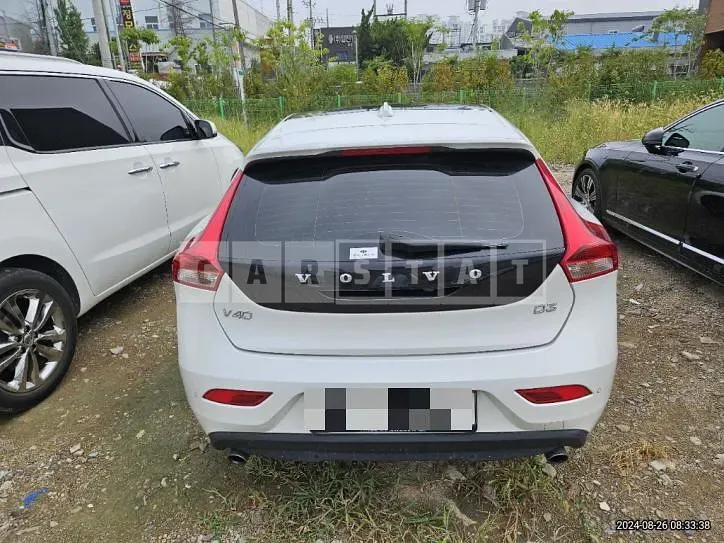 Photo 2 of 40: 2017 Volvo V40D3, VIN YV1MV79K0H2418438 — Korean insurance auction