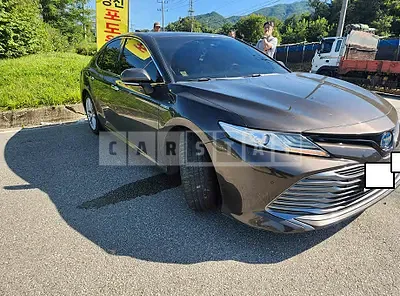 Photo 1 of 13: 2018 Toyota Camry Hybrid, VIN JTNB21HKXJ3011663 — Korean insurance auction
