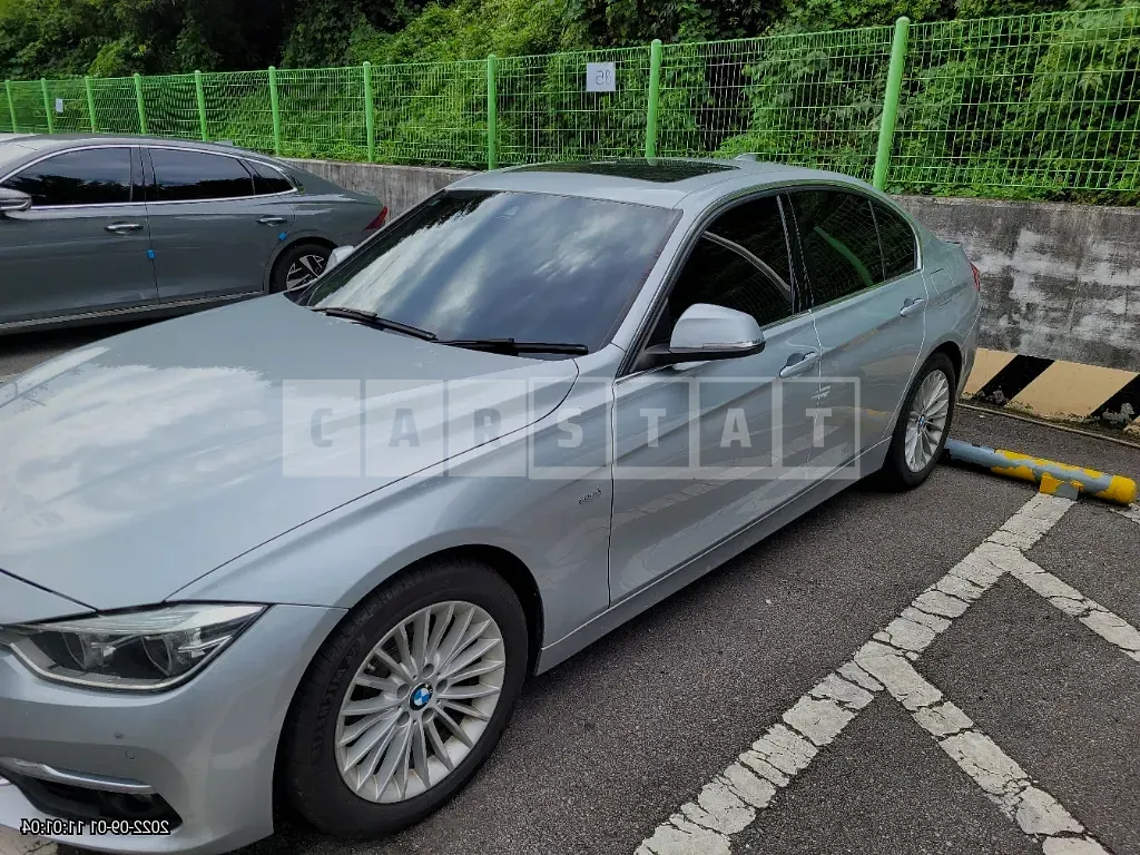 Photo 2 of 9: 2016 BMW 320i, VIN WBA8A9103GK463183 — Korean insurance auction