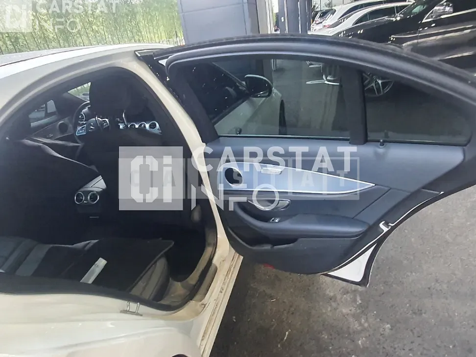 Photo 2 of 17: 2020 Mercedes-Benz E250, VIN W1KZF4FB5LA804854 — Korean insurance auction