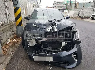 Photo 1 of 28: 2016 Kia K5 2.0, VIN KNAGS411BHA125768 — Korean insurance auction