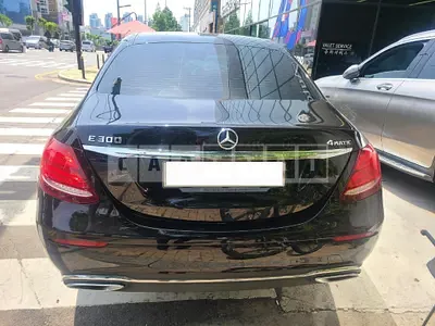 Photo 1 of 48: 2020 Mercedes-Benz E300 4Matic, VIN W1KZF4KB2LA836196 — Korean insurance auction