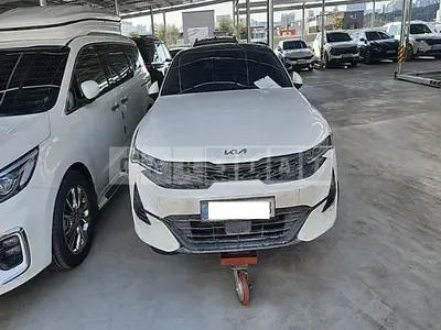 Photo 1 of 12: 2022 Kia K5 — Korean insurance auction