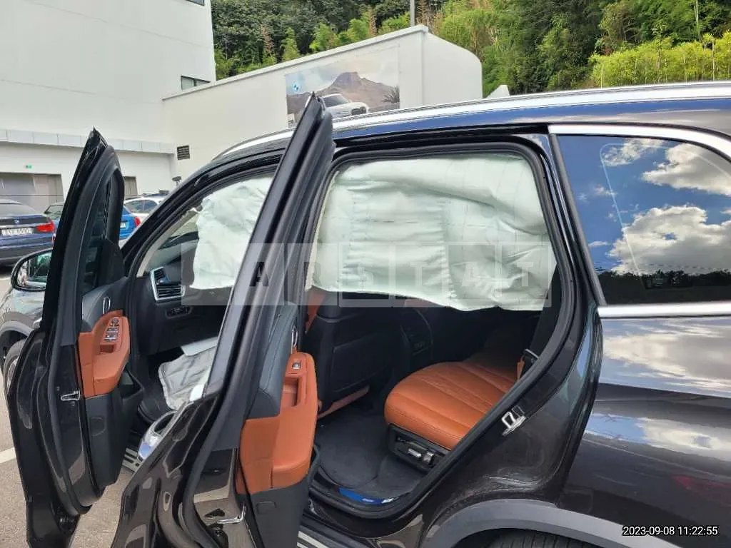 Photo 2 of 21: 2022 BMW X5 xDrive 40i, VIN WBACR6100N9L31374 — Korean insurance auction