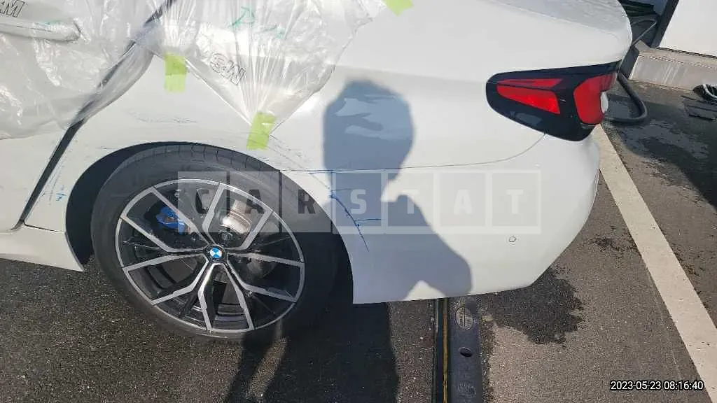 Photo 2 of 19: 2021 BMW 530i xDrive, VIN WBA31BJ06MWX04871 — Korean insurance auction