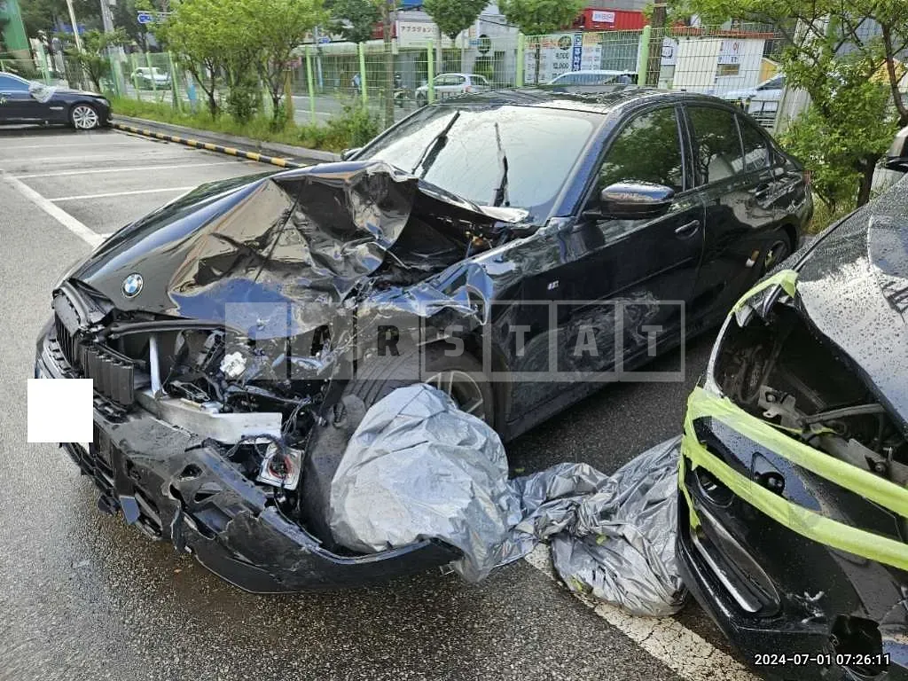 Photo 2 of 31: 2023 BMW 320d, VIN WBA31FU07PFP31147 — Korean insurance auction