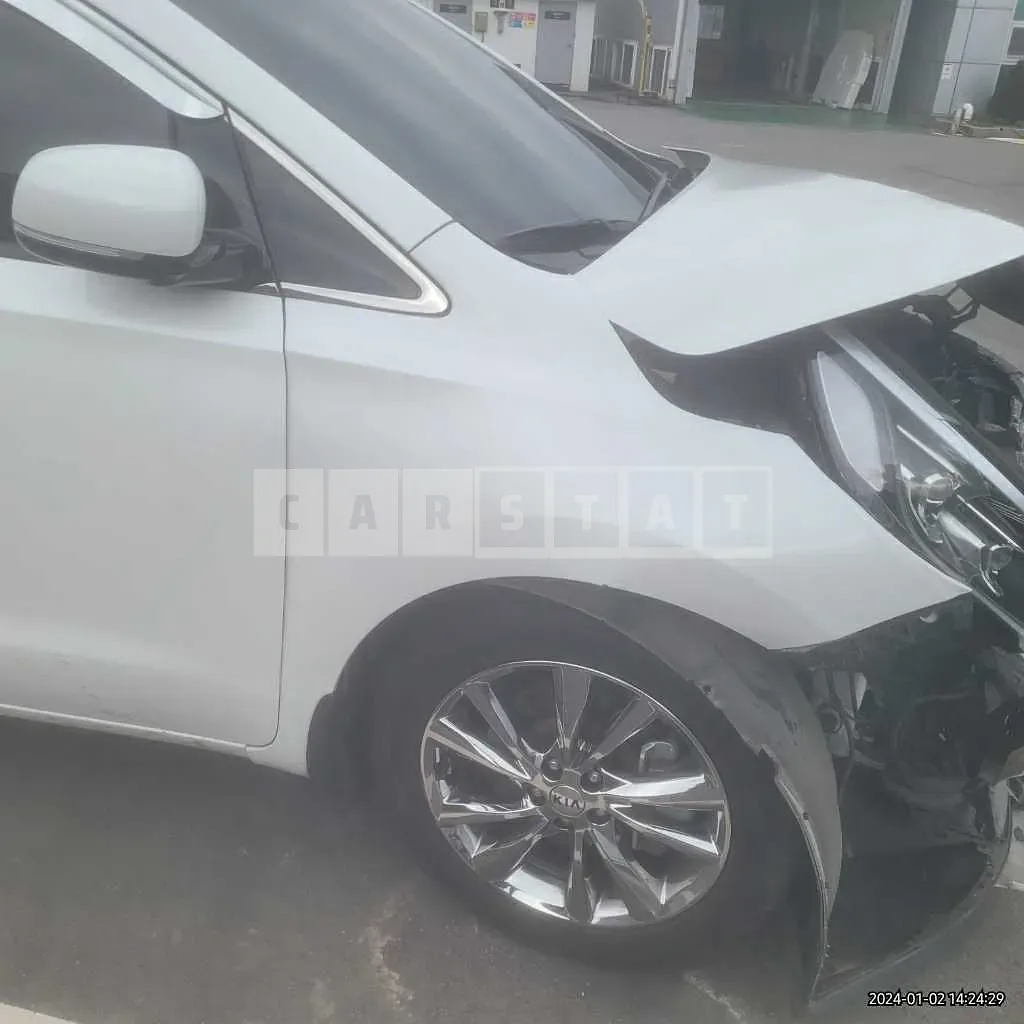 Photo 2 of 7: 2019 Kia Carnival Limousine, VIN KNAME81ABKS460805 — Korean insurance auction