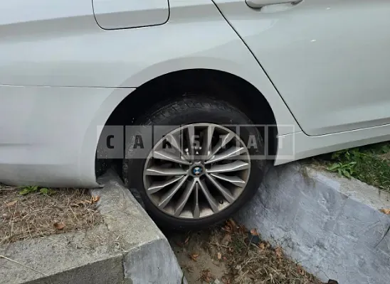 Photo 2 of 26: 2019 BMW 520d xDrive Luxury — Korean insurance auction