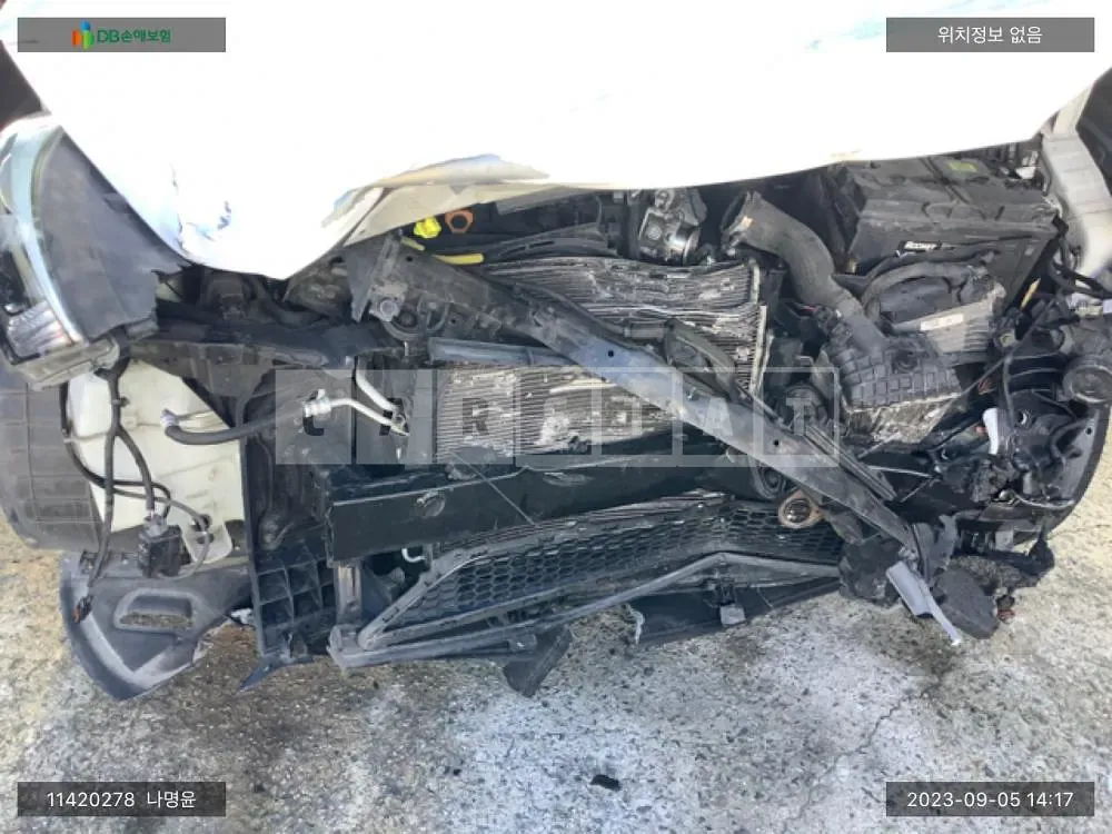 Photo 2 of 9: 2015 Hyundai Tucson, VIN KMHJ3815GGU032413 — Korean insurance auction