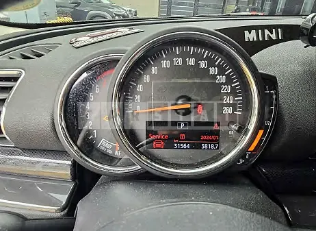 Photo 2 of 13: 2019 MINI Cooper Clubman — Korean insurance auction