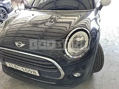 Photo 1 of 17: 2017 Hyundai Bmw Mini Cooper D, VIN KMHGF41DBCU038440 — Korean insurance auction