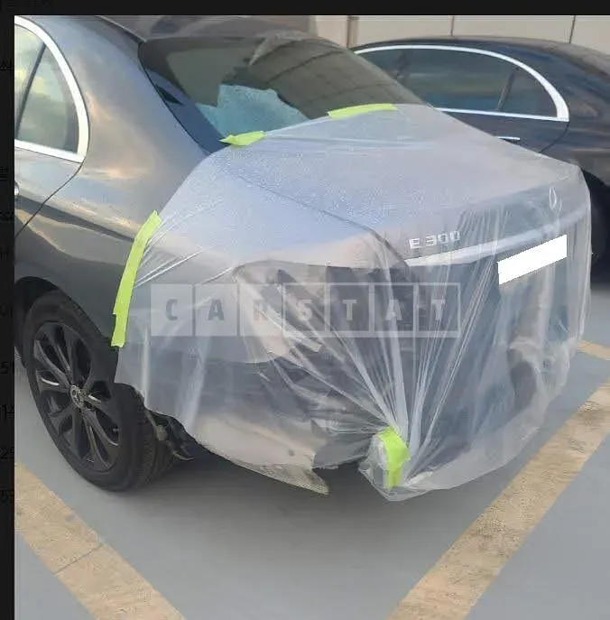 Photo 2 of 15: 2018 Mercedes-Benz E300, VIN WDDZF4JB0KA538052 — Korean insurance auction
