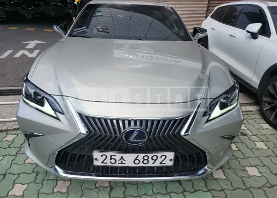 Photo 2 of 14: 2019 Lexus ES300h — Korean insurance auction