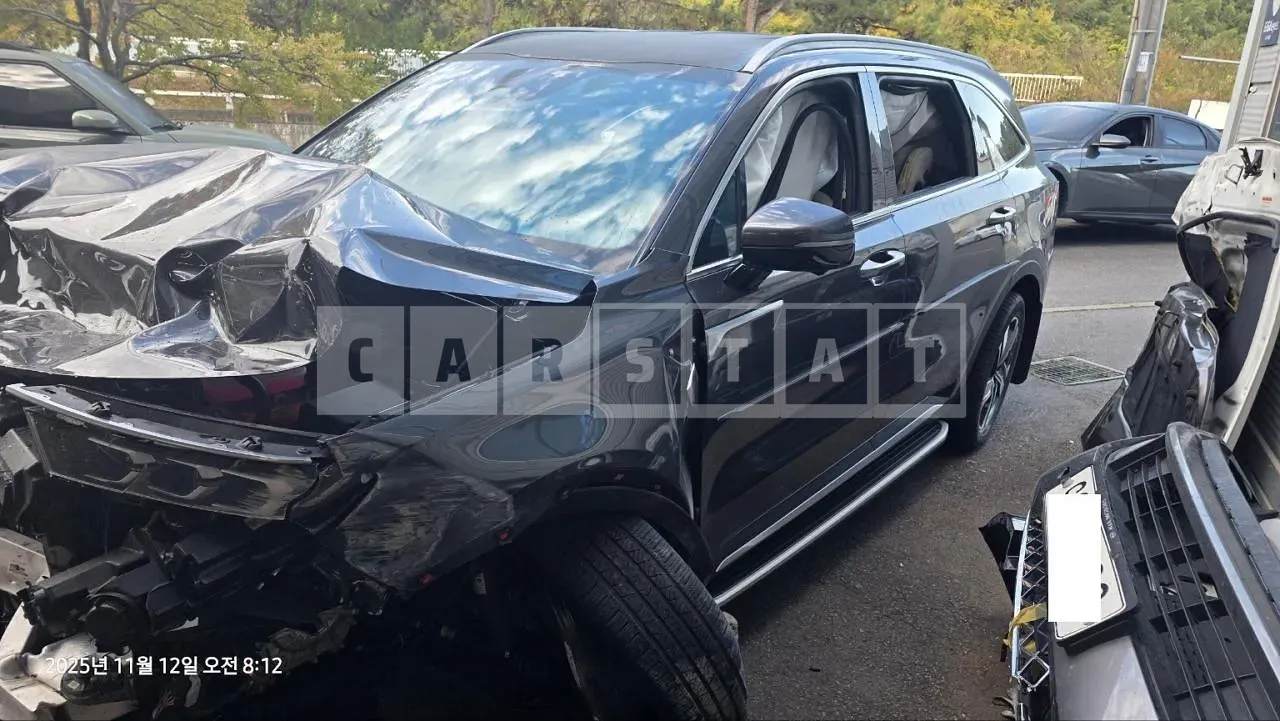 Photo 2 of 14: 2022 Kia Sorento, VIN KNARF81GBPA159149 — Korean insurance auction