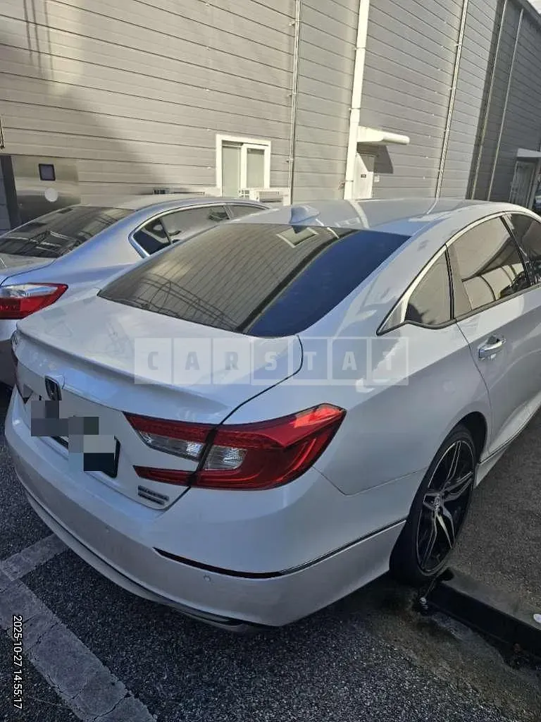 Photo 2 of 17: 2021 Honda Accord Hybrid — Korean insurance auction