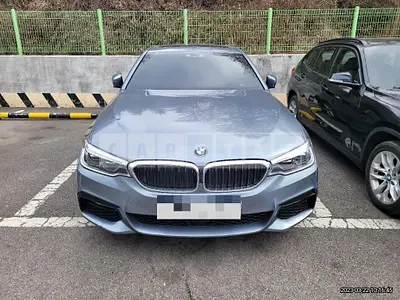 Photo 1 of 33: 2017 BMW 520d xDrive, VIN WBAJC5102HG852762 — Korean insurance auction