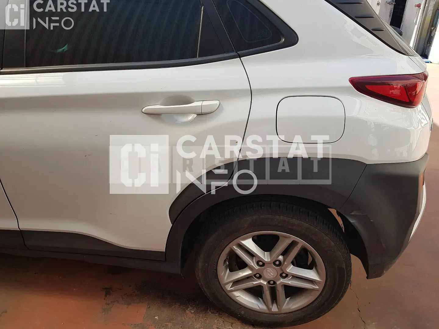 Photo 2 of 11: 2019 Hyundai Kona 1.6, VIN KMHK4815GKU394255 — Korean insurance auction