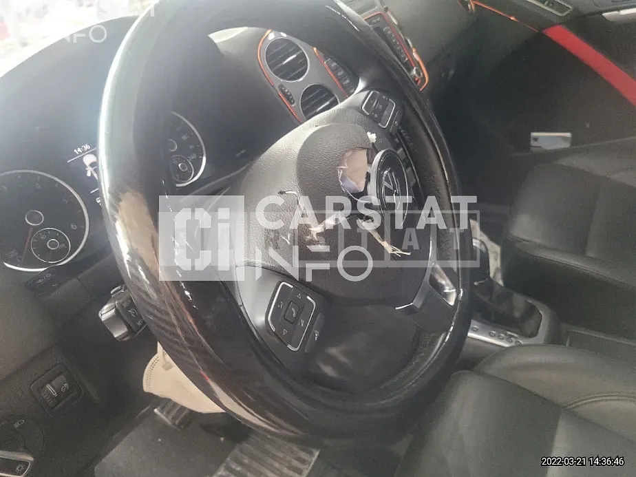 Photo 2 of 16: 2015 Volkswagen Tiguan 2.0 TDI BMT, VIN WVGZZZ5NZGW009930 — Korean insurance auction
