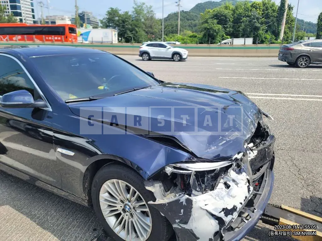 Photo 2 of 11: 2015 BMW 520d xDrive, VIN WBA5E7105FGK09567 — Korean insurance auction