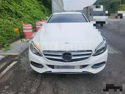 Photo 1 of 13: 2015 Mercedes-Benz C200 — Korean insurance auction