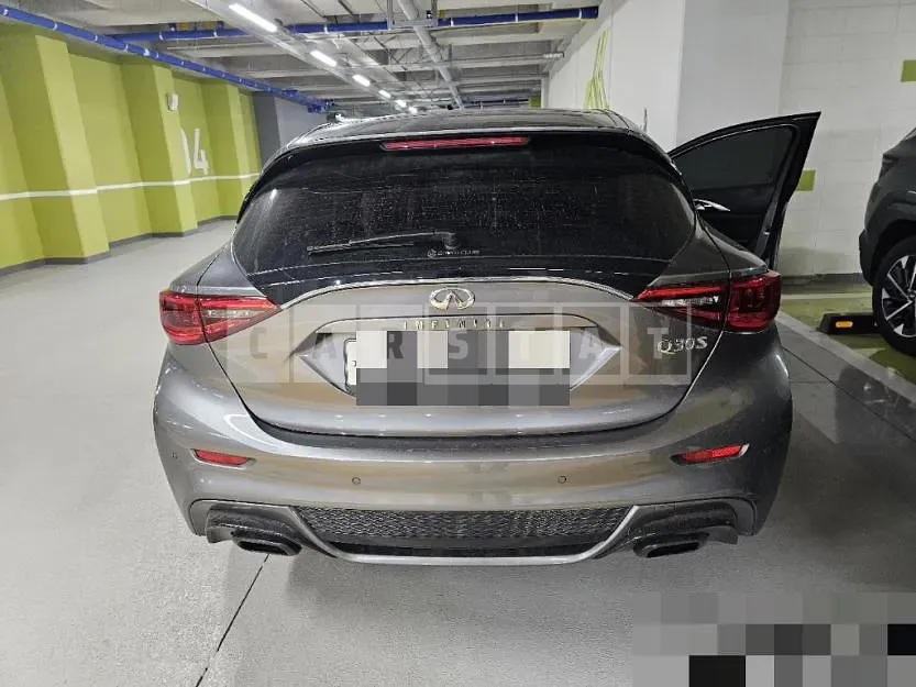Photo 2 of 20: 2017 Infiniti Q30, VIN SJKCH53E5HA052494 — Korean insurance auction