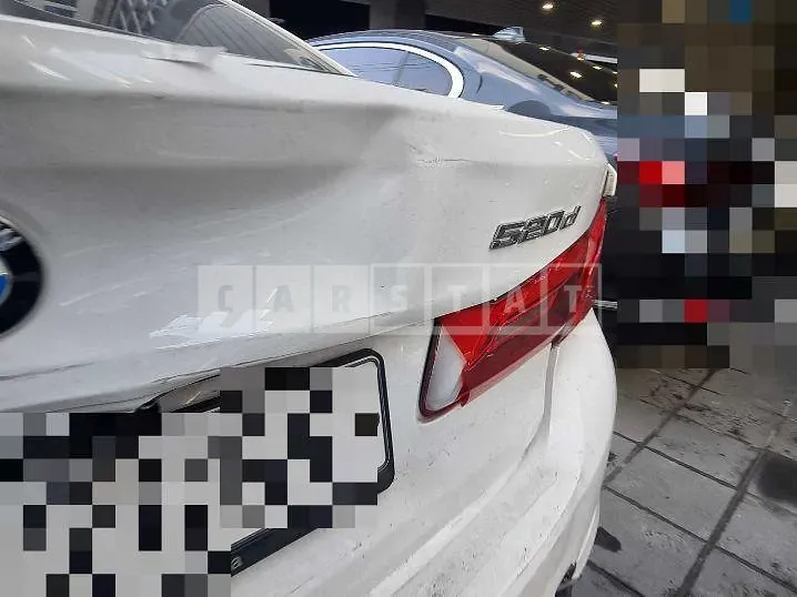 Photo 2 of 34: 2018 BMW 520d, VIN WBAJC3105JG998437 — Korean insurance auction
