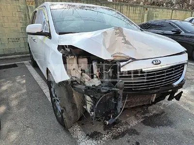 Photo 1 of 10: 2018 Kia Carnival — Korean insurance auction