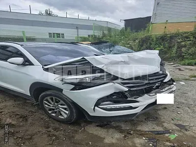 Photo 1 of 13: 2016 Hyundai Tucson — Korean insurance auction