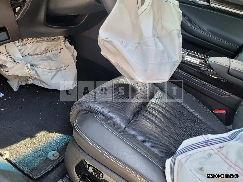 Photo 2 of 12: 2019 Genesis G90 3.8 — Korean insurance auction