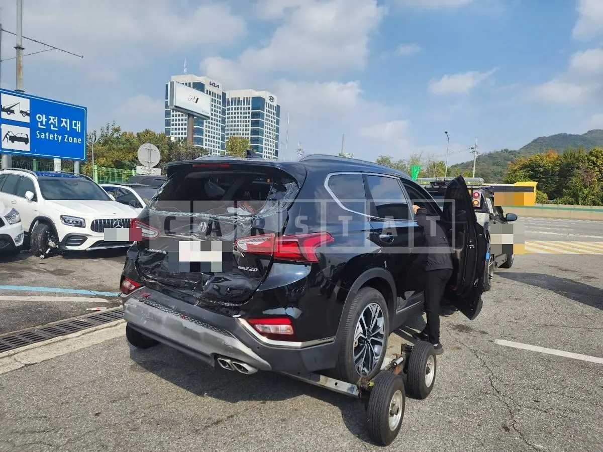 Photo 2 of 2: 2018 Hyundai Santa Fe TM 4WD — Korean insurance auction