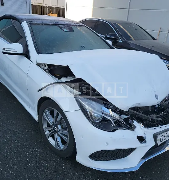 Photo 2 of 5: 2015 Mercedes-Benz E 200, VIN WDDKK3EF9FF307695 — Korean insurance auction